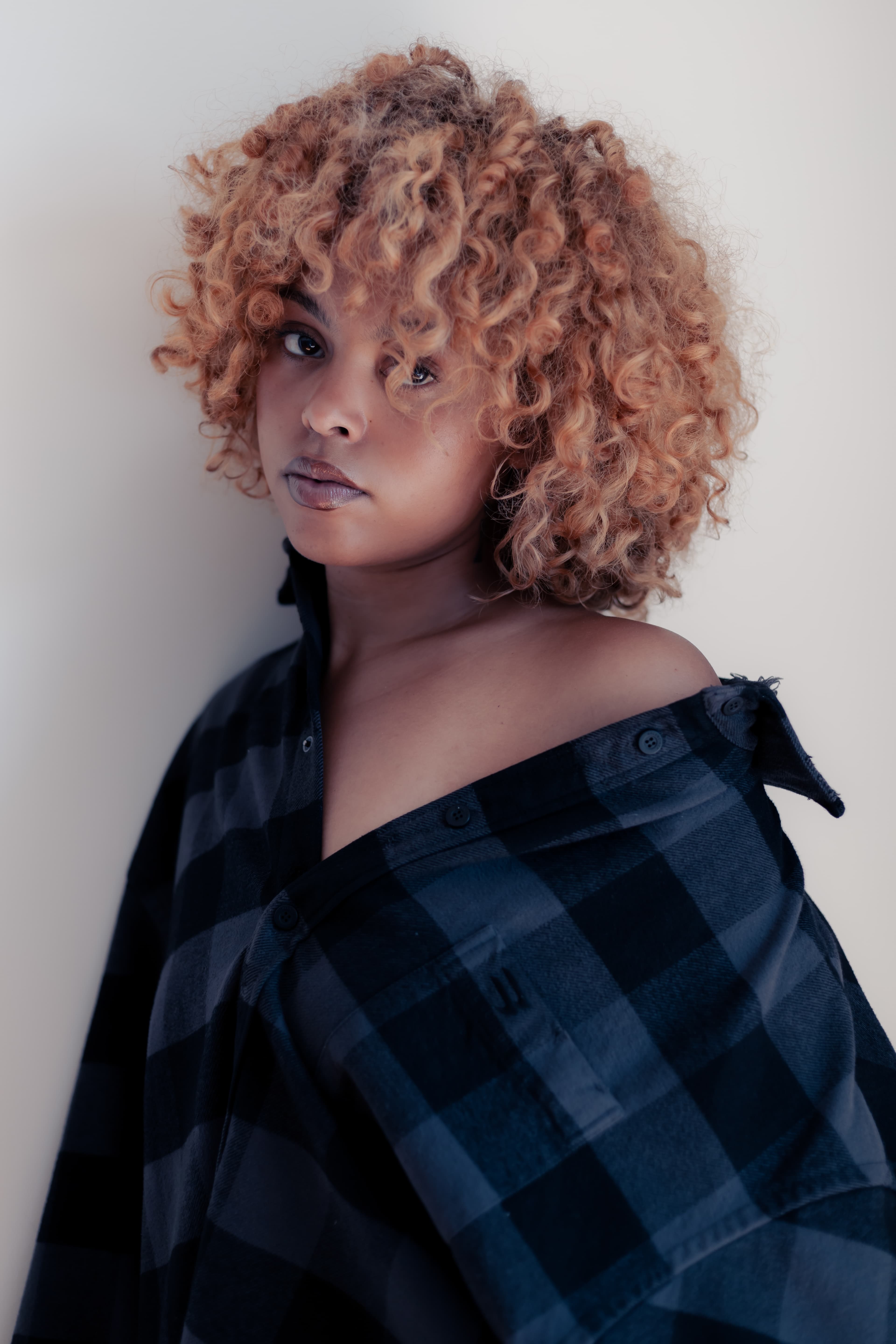 isamya bio pic